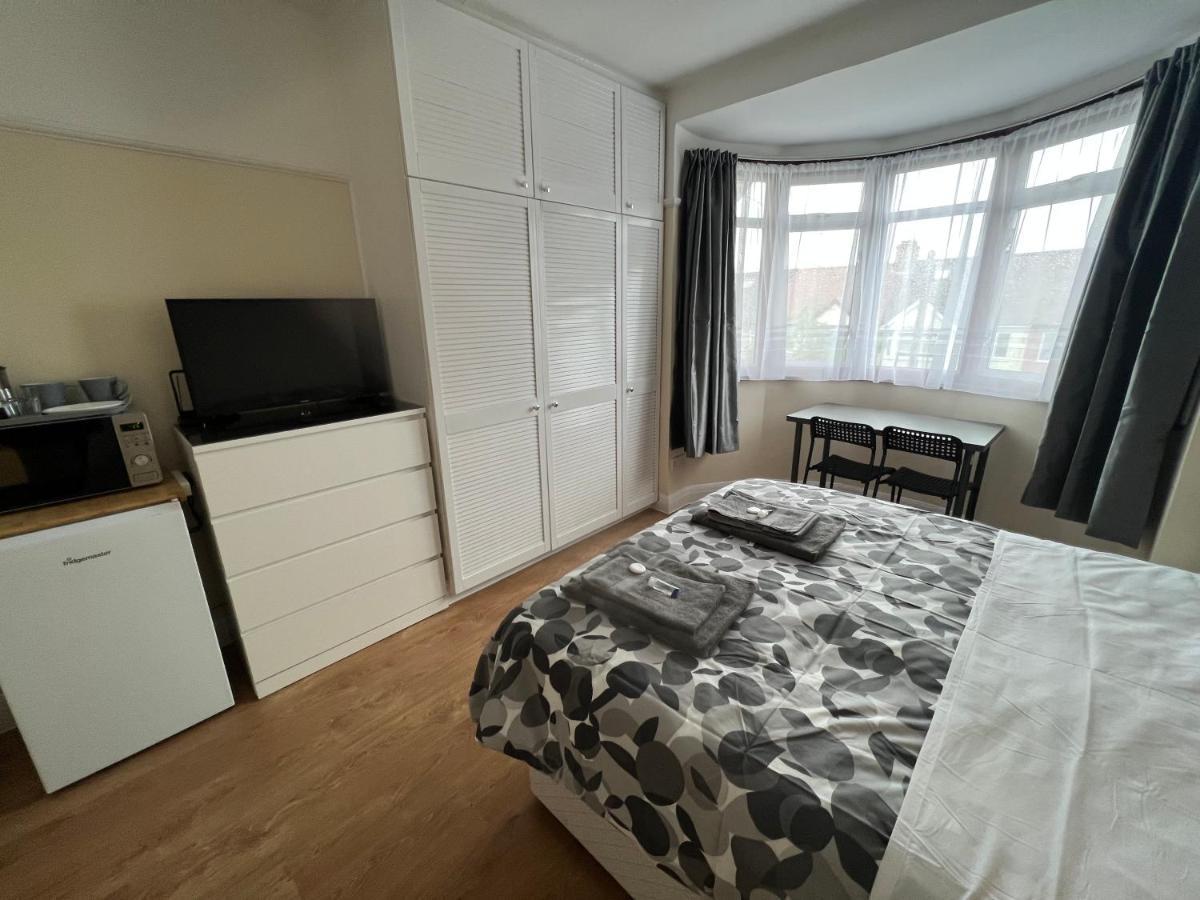 North West Lodge Guest House Лондон Екстериор снимка