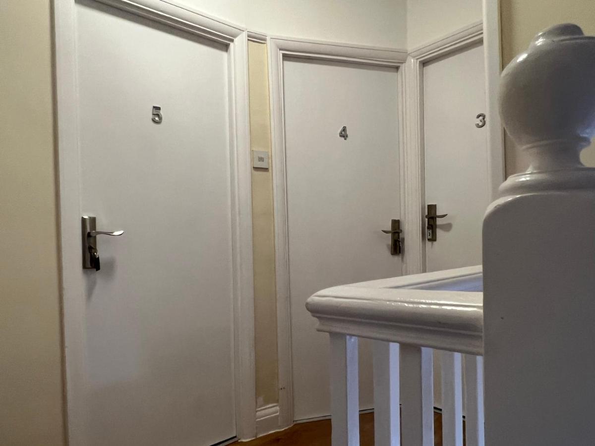 North West Lodge Guest House Лондон Екстериор снимка