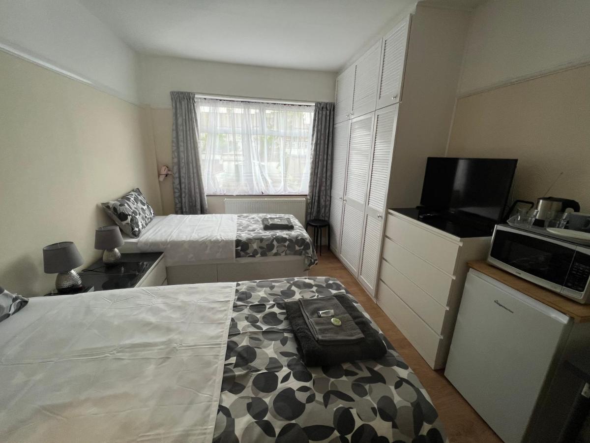 North West Lodge Guest House Лондон Екстериор снимка