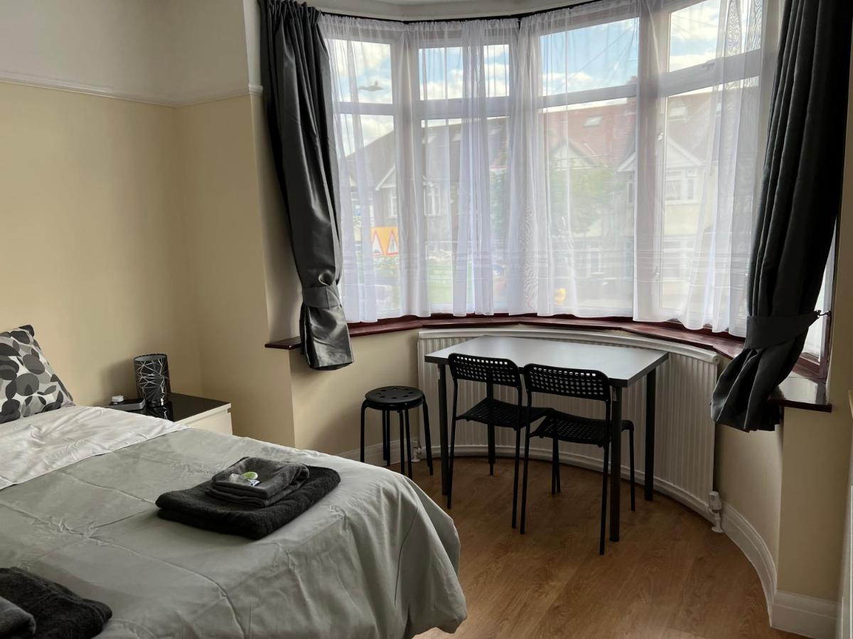 North West Lodge Guest House Лондон Екстериор снимка