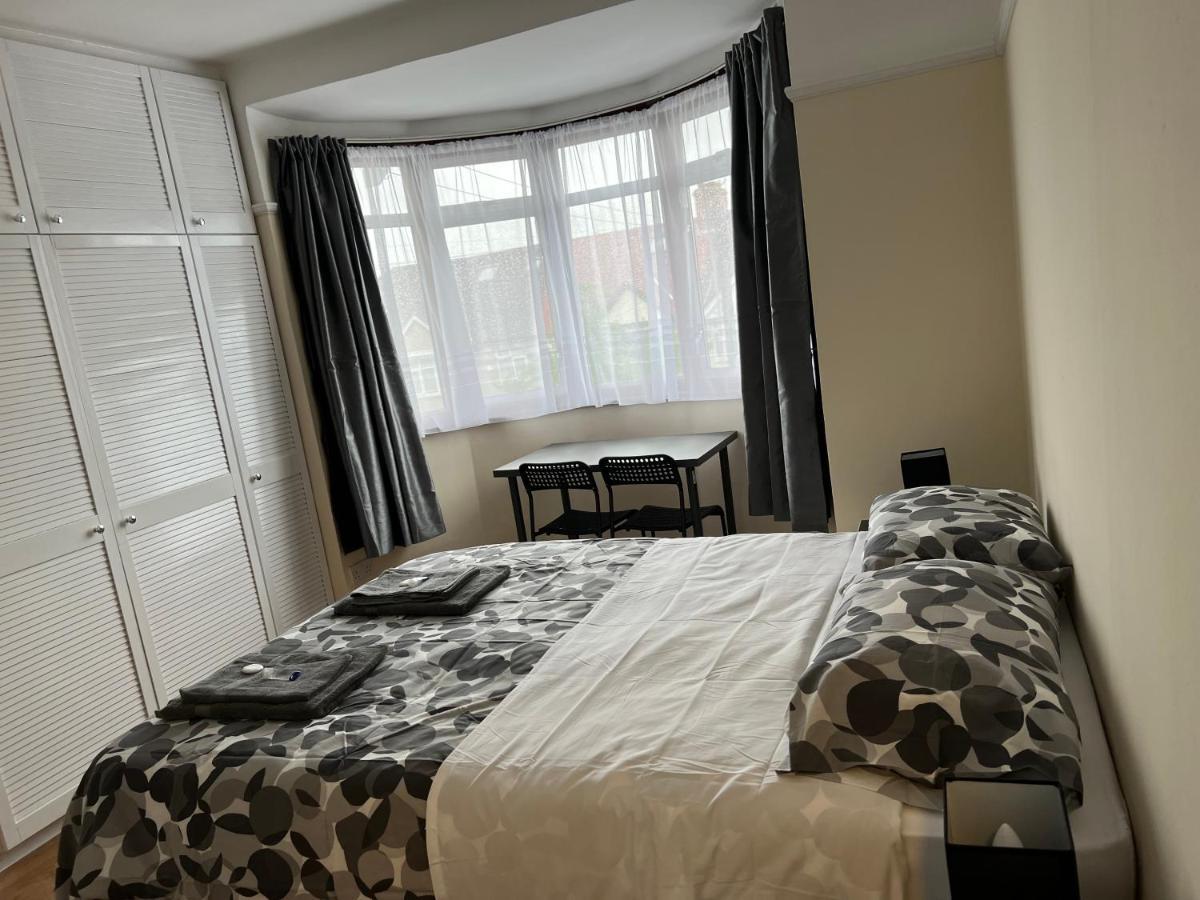 North West Lodge Guest House Лондон Екстериор снимка