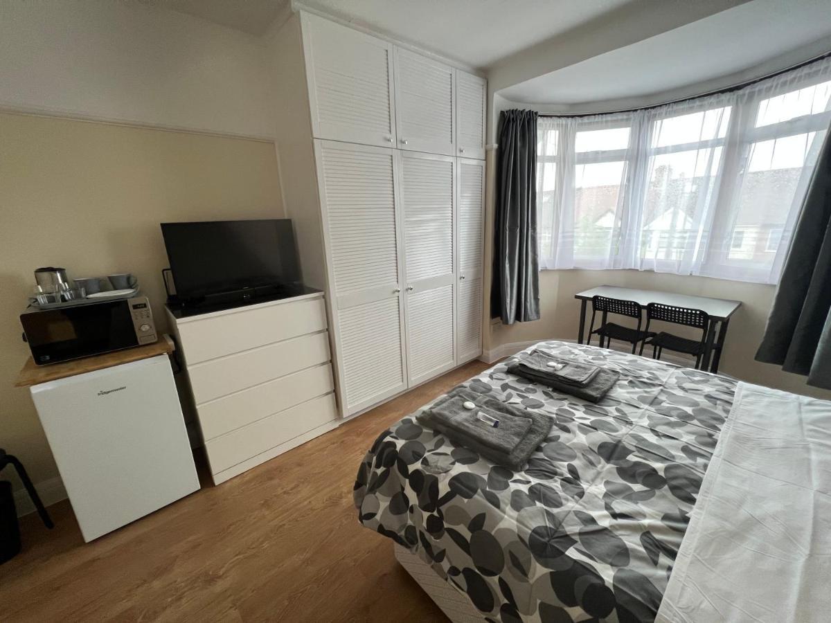 North West Lodge Guest House Лондон Екстериор снимка