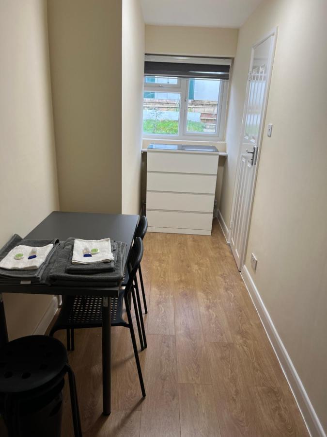North West Lodge Guest House Лондон Екстериор снимка